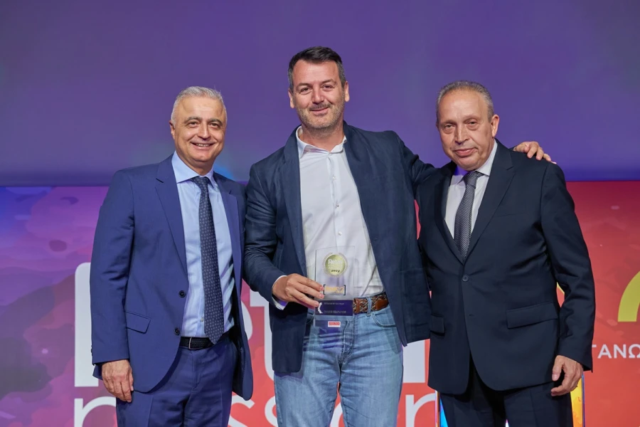 retailer-of-the-year-lazaros-tsavdaridis-kwstas-gerardos-baghghelis-papalios.jpg