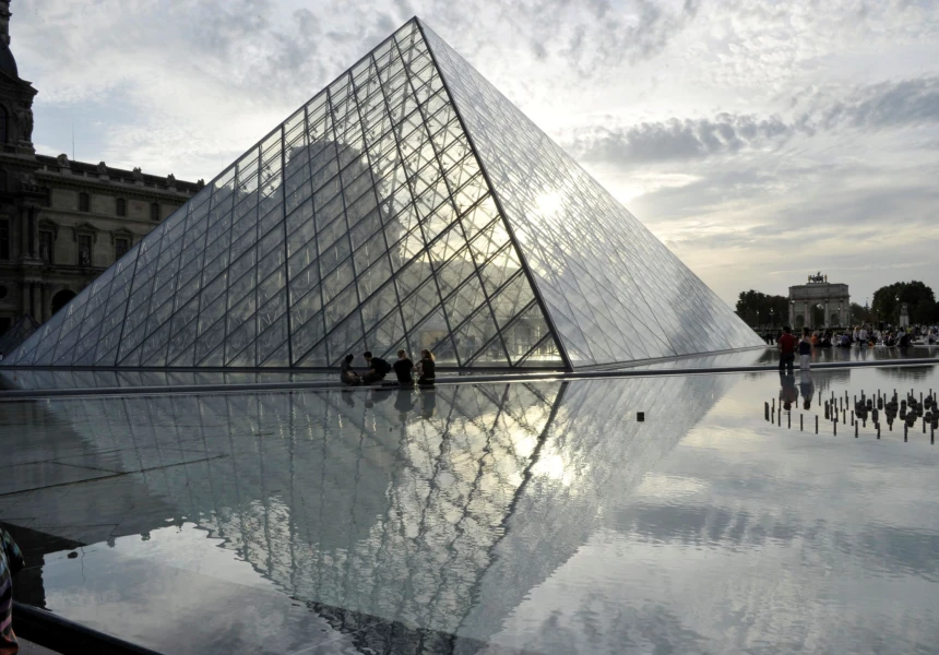 musee-de-louvre-YNmkZ.jpg