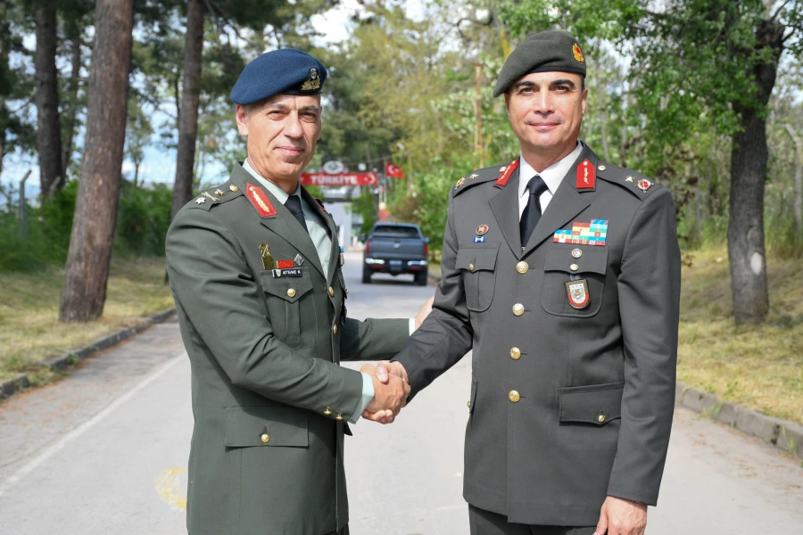 2-VnyYg.jpg