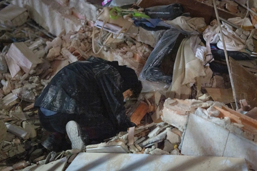 32040216.jpg
