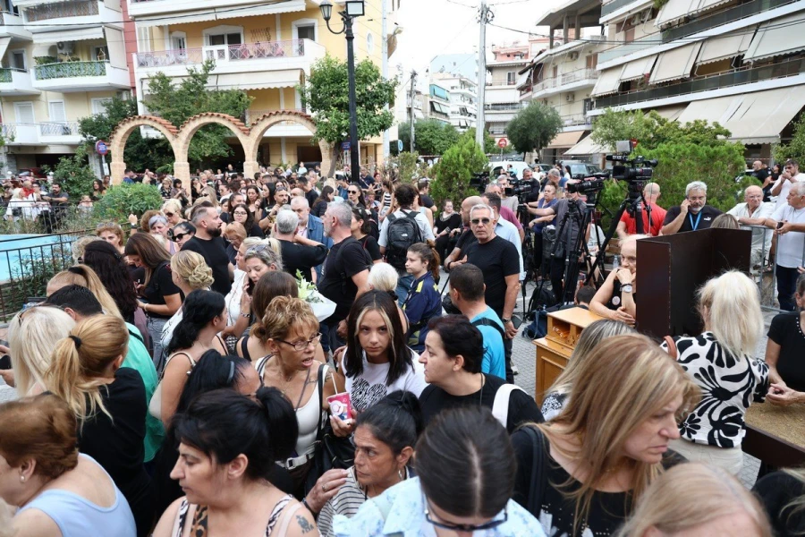 mazonakis-8.jpg