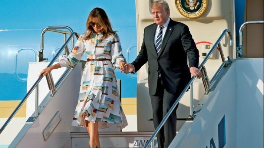 Το Air Force One προσγειώθηκε στο Τόκιο