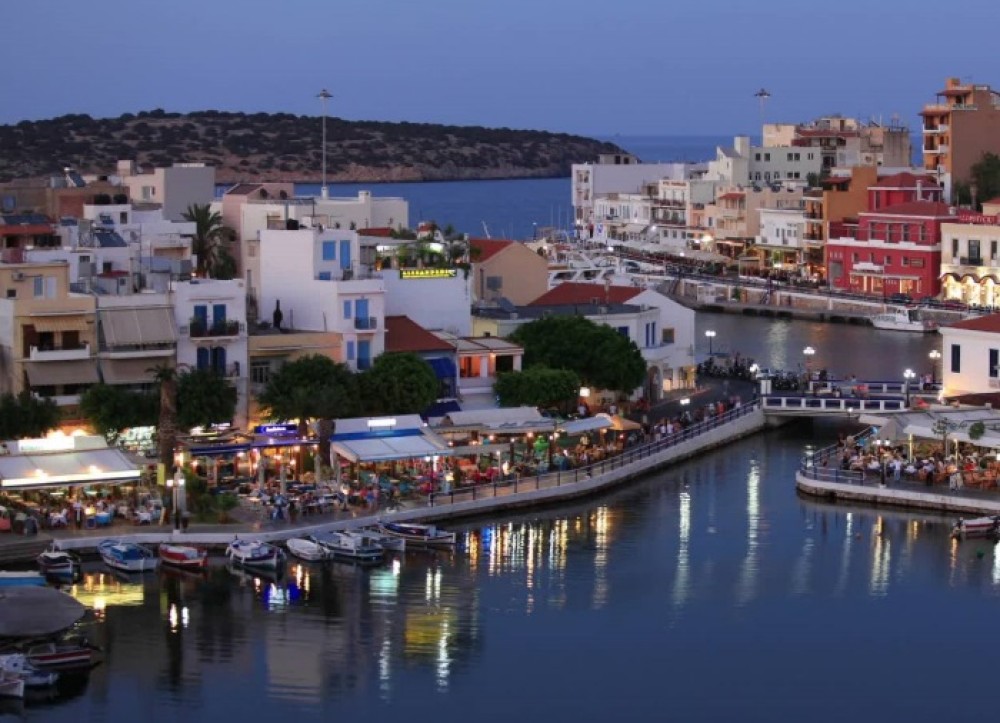 Διωγμός του τσιγάρου στον Άγιο Νικόλαο Λασιθίου!