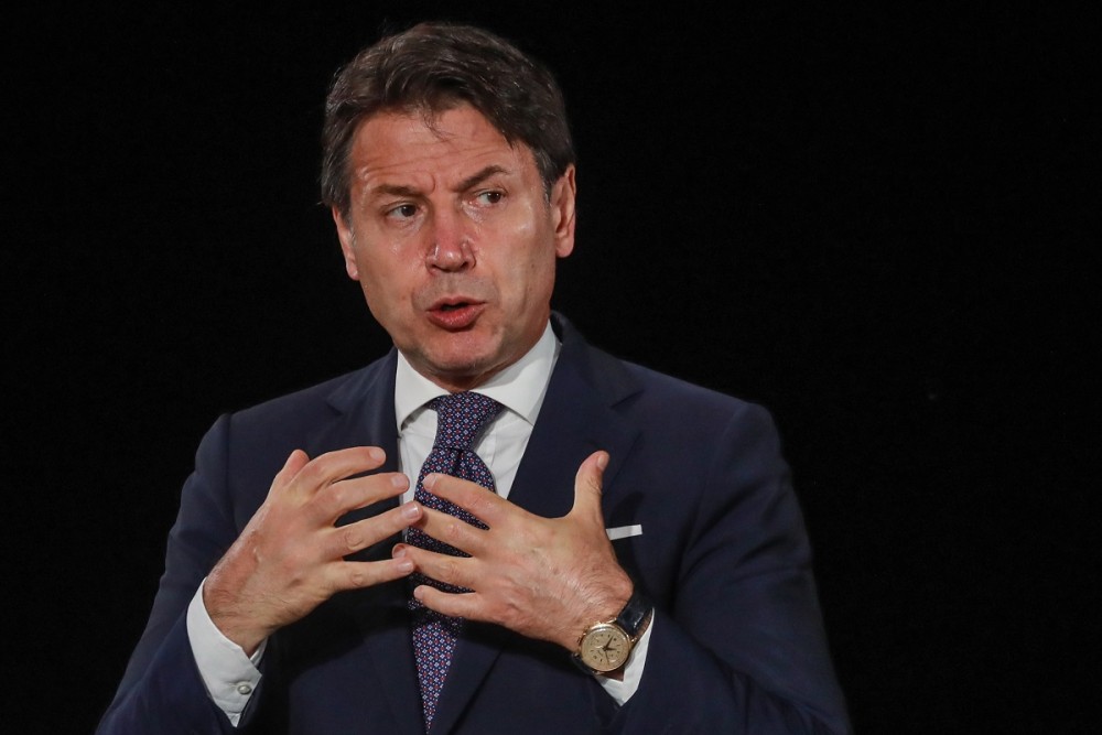 Κόντε: Να δείξουμε αλληλεγγύη στην Ελλάδα, όχι μόνο στη θεωρία αλλά και στην πράξη