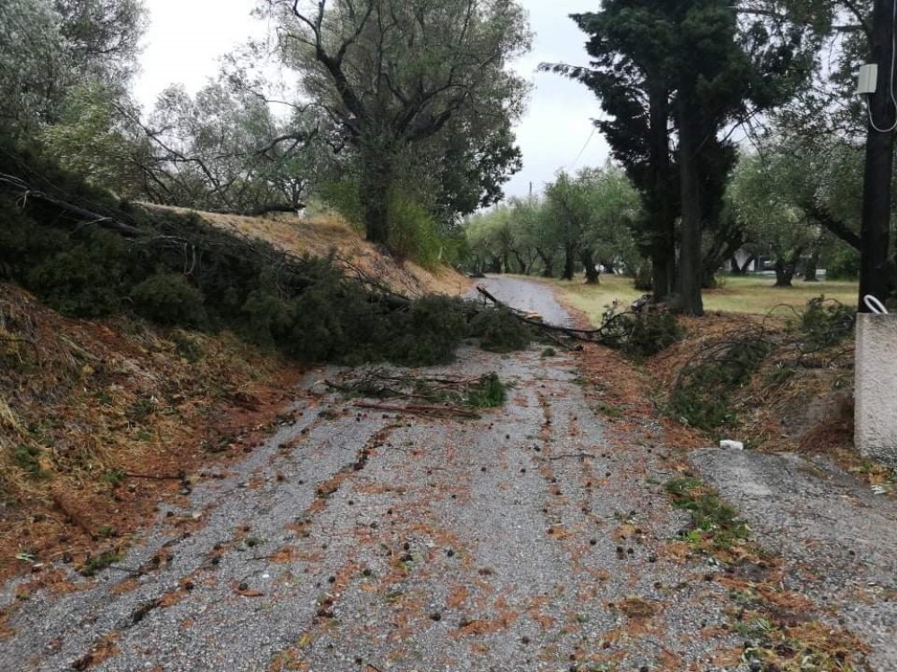 &#8220;Ιανός&#8221;: Αγώνας για την ηλεκτροδότηση των πληγεισών περιοχών