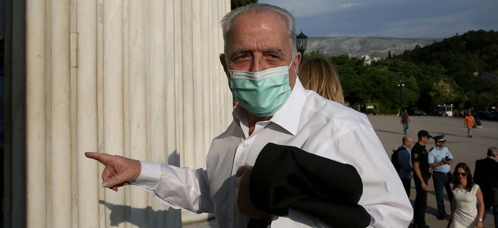 Θυσιάζει τον Φλαμπουράρη ο Τσίπρας