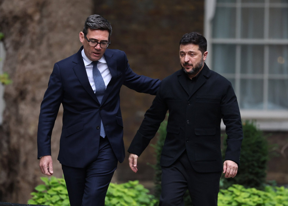 Βολοντίμιρ Ζελένσκι: «Προδομένος» από τον Τραμπ, προαναγγέλλει νέα χτυπήματα στη Ρωσία