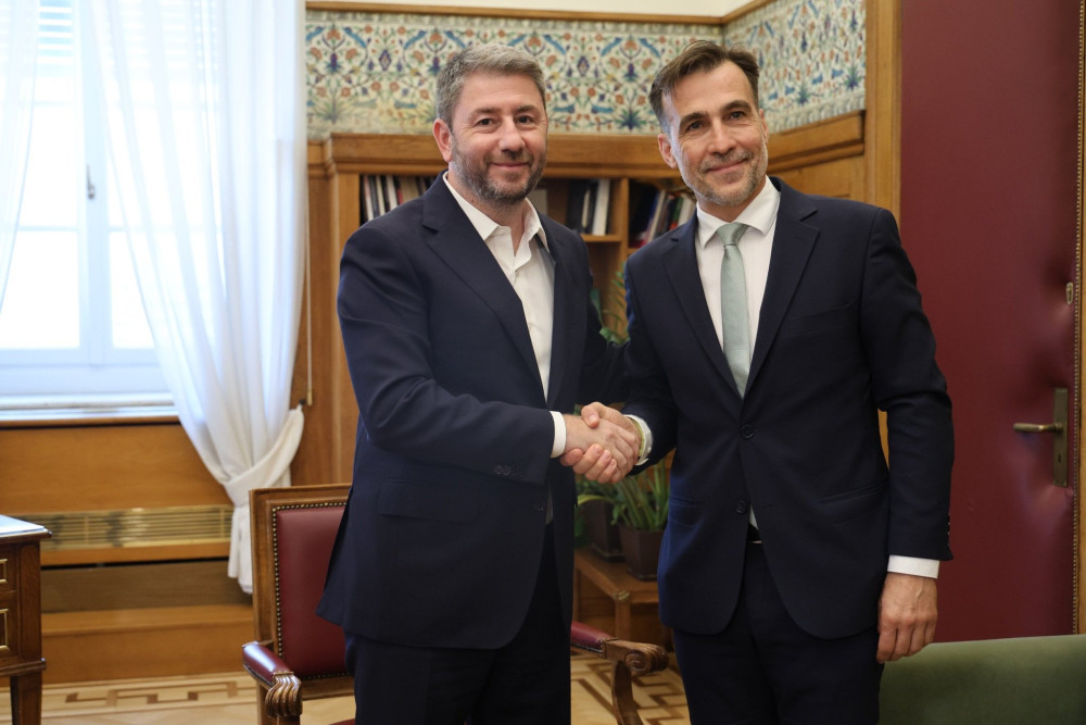 Αστειότητες Χουρδάκη: Η βελόνα του ΠΑΣΟΚ κινείται με ταχύτητες φόρμουλα 2