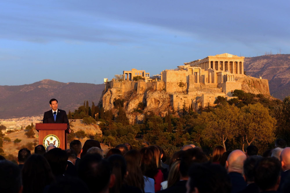 Η Πνύκα ξαναμίλησε στη Δύση