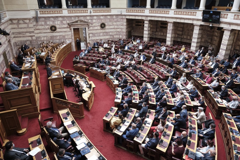 Αντιπαράθεση κυβέρνησης-ΚΙΝΑΛ για τα μνημόνια