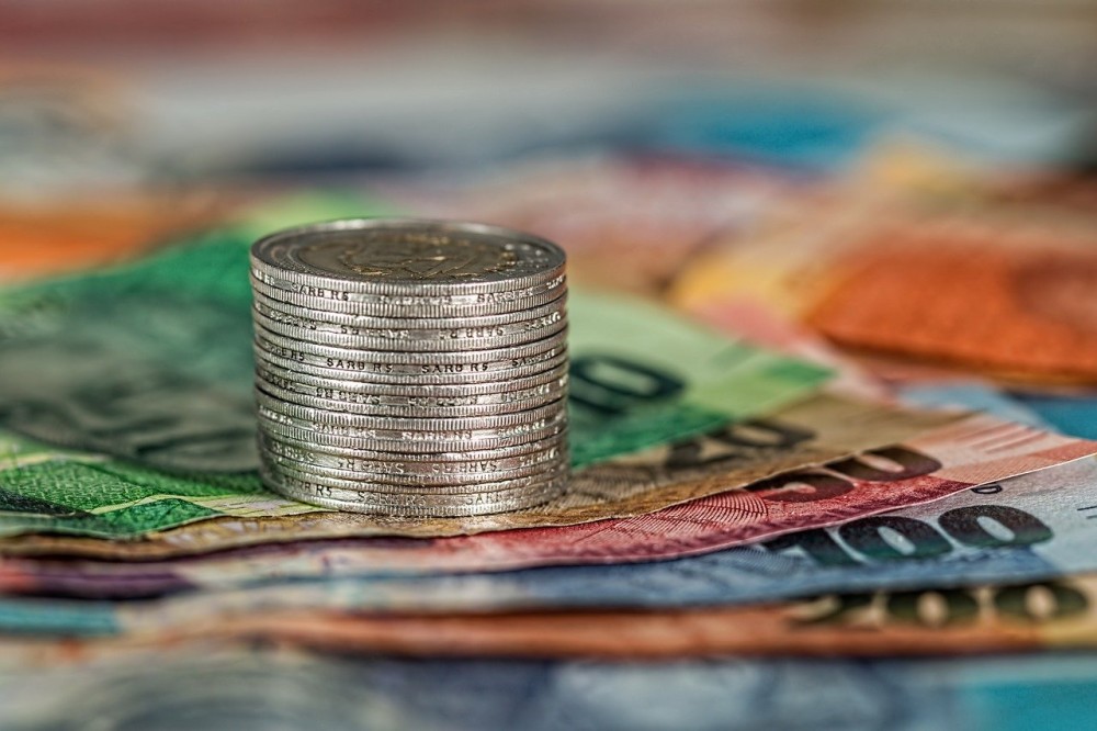 Επιπλέον 300 εκατ. ευρώ στον ΟΠΕΚΑ για την καταβολή επιδομάτων