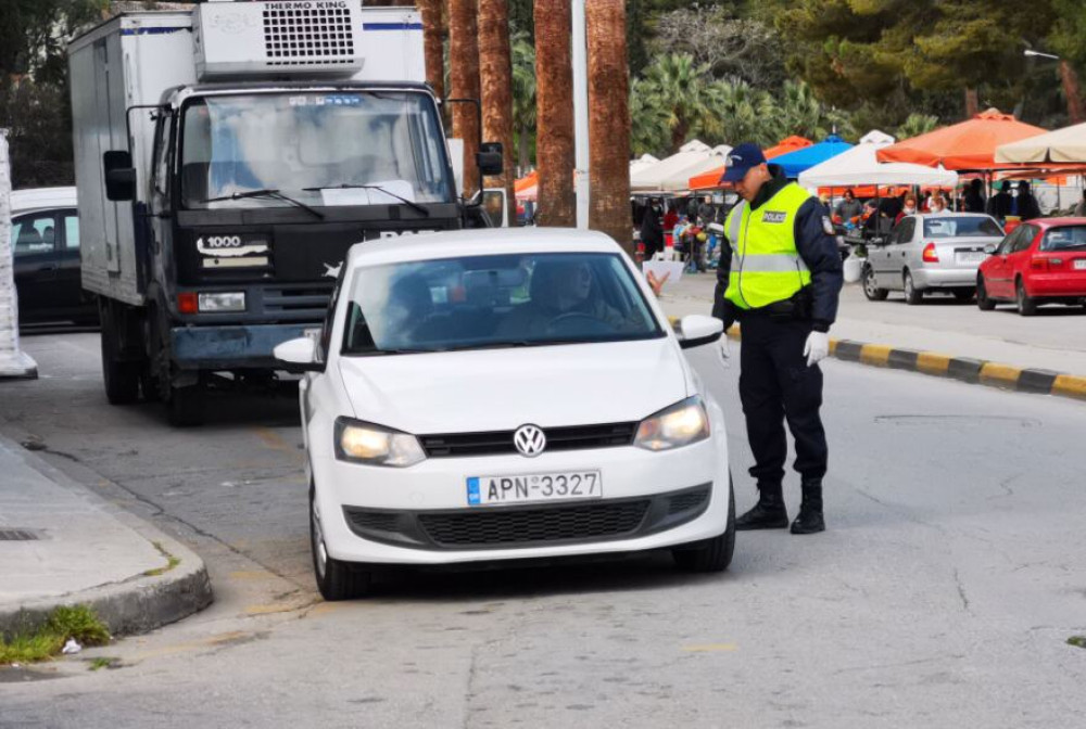 Απαγόρευση κυκλοφορίας: Τι εξετάζει η κυβέρνηση για μετακίνηση εκτός νομού