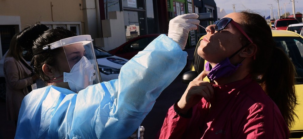 Κορωνοϊός: Ρεκόρ κρουσμάτων η Αττική – Αισθητή μείωση για τη Θεσσαλονίκη