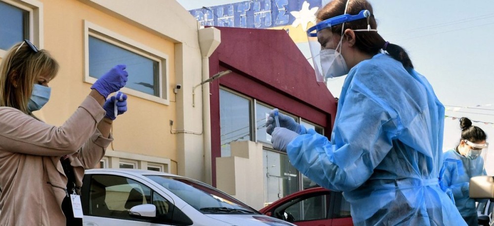 Κορωνοϊός: 1240 νέα κρούσματα &#8211; 98 νέοι θάνατοι &#8211; 550 διασωληνωμένοι