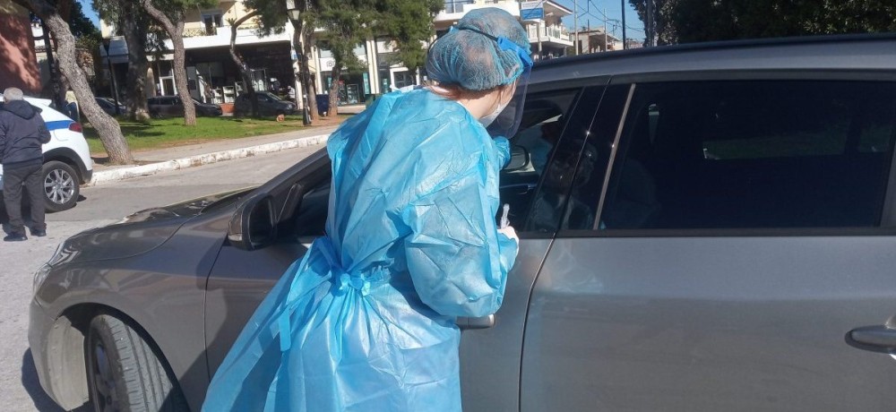 Drive Through rapid tests: Οι περιοχές που χτύπησαν κόκκινο