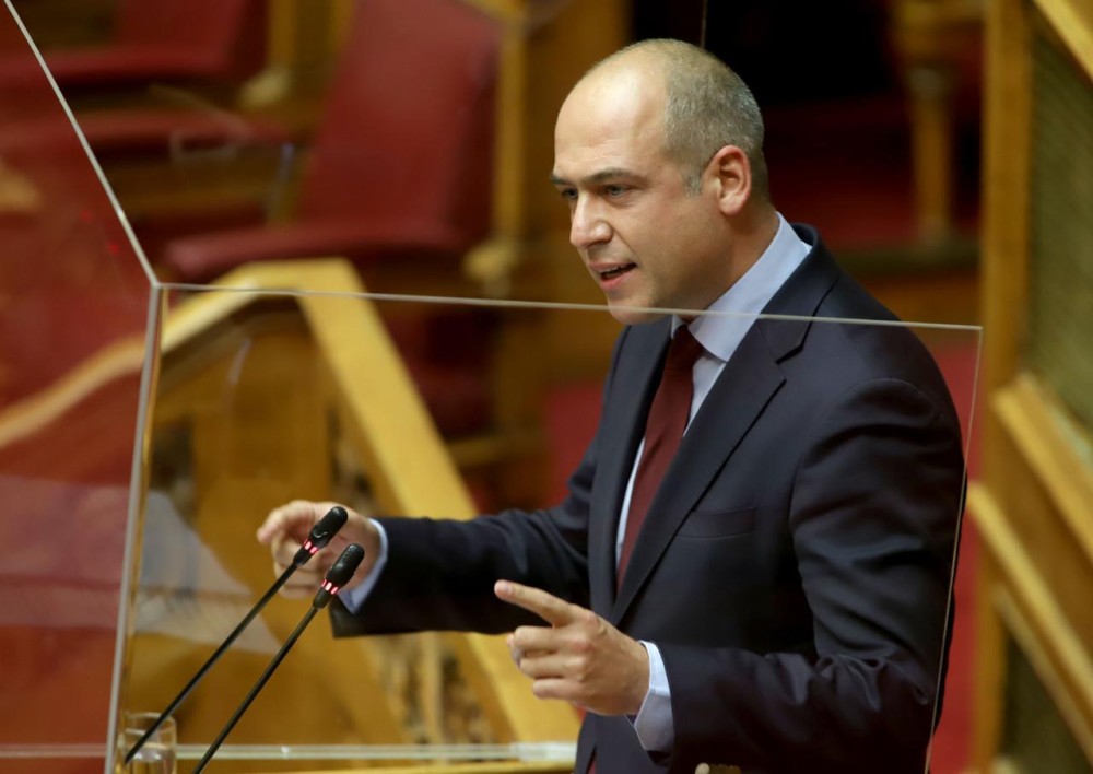 Ο Χριστόφορος Μπουτσικάκης αποχαιρετά τον Ανδριανό Μιχάλαρο