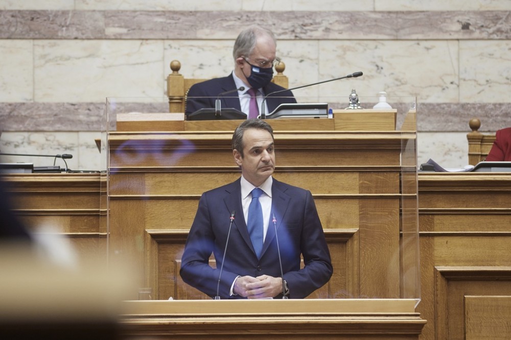 Ο Μητσοτάκης έβγαλε στη σέντρα τον Τσίπρα και το… δίδυμο Πολάκη-Βαξεβάνη