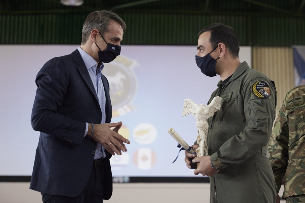 Μητσοτάκης: “Ζωντάνεψαν” μνήμες από τη θητεία του στην Αεροπορία