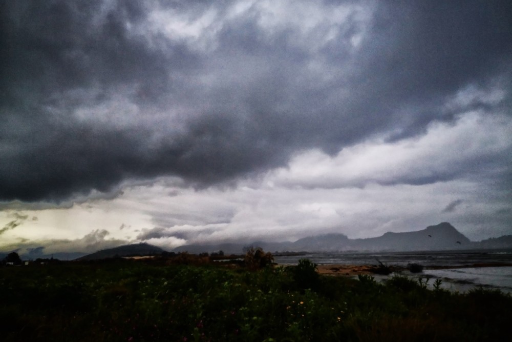 Καιρός: Έπεσαν 10.500 κεραυνοί σε λίγες ώρες – Οι περιοχές που παρουσιάστηκαν προβλήματα