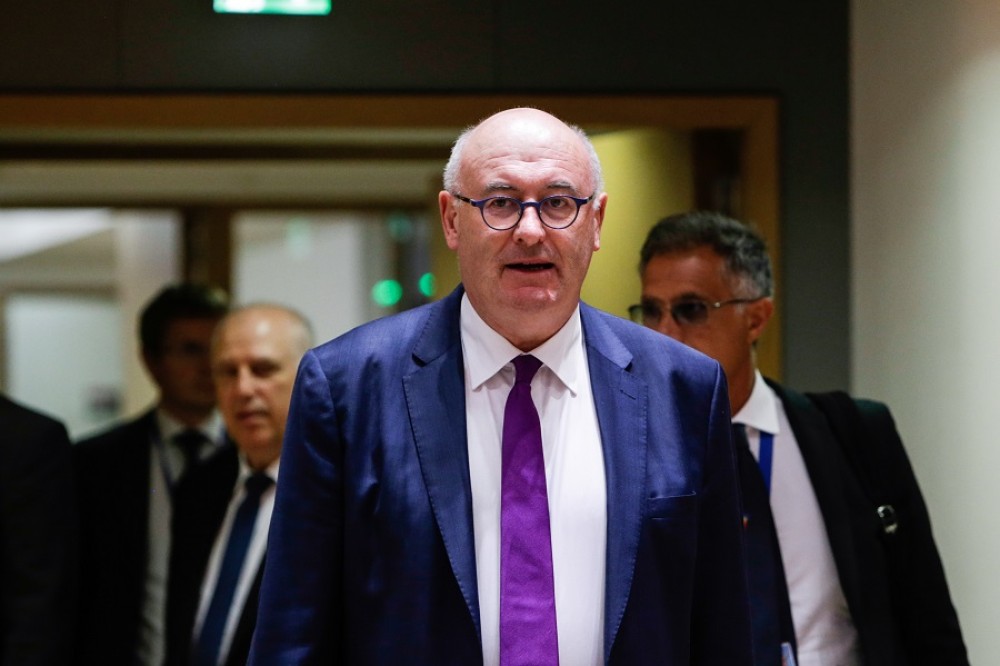 Η ΕΕ ζητά από τον Τραμπ να εγκαταλείψει τις «απερίσκεπτες» εμπορικές πολιτικές του
