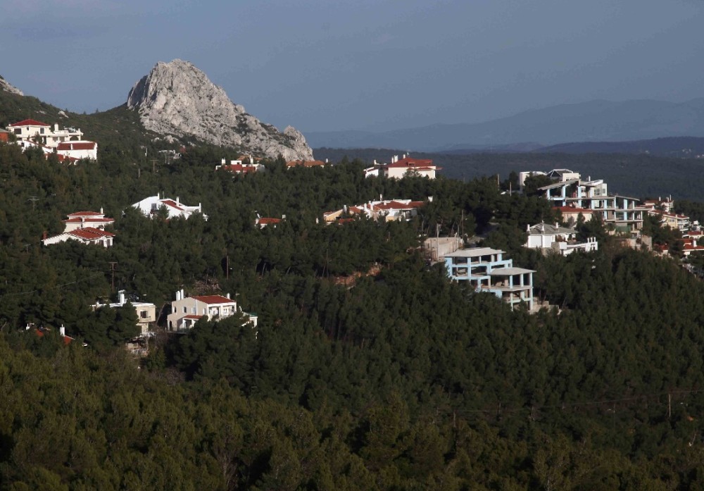 Αυθαίρετα: Η ηλεκτρονική ταυτότητα θα λειτουργεί πλήρως τον Ιούνιο