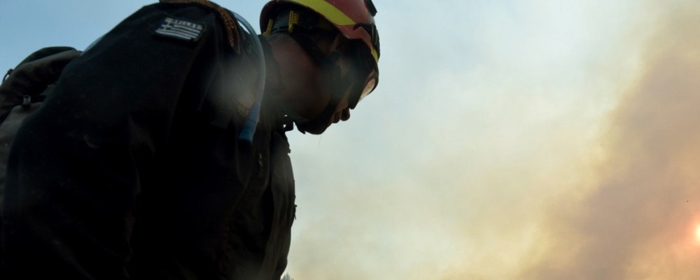 Μάχη με τις φλόγες σε τέσσερα μέτωπα – Εκκενώνονται χωριά στην Κέρκυρα