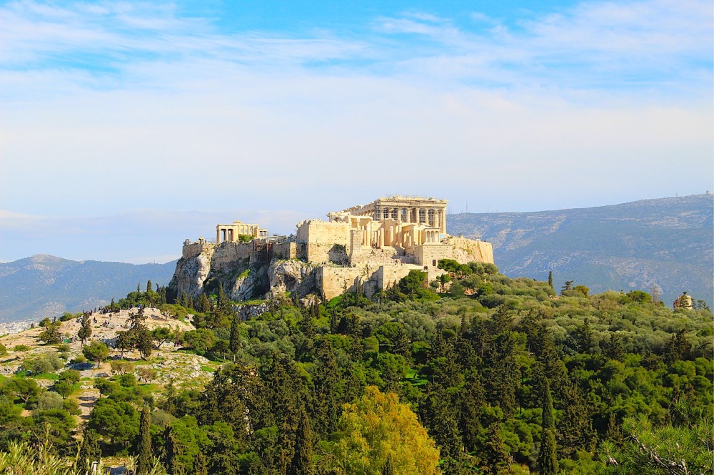 Καιρός: Αραιές νεφώσεις και άνοδος της θερμοκρασίας