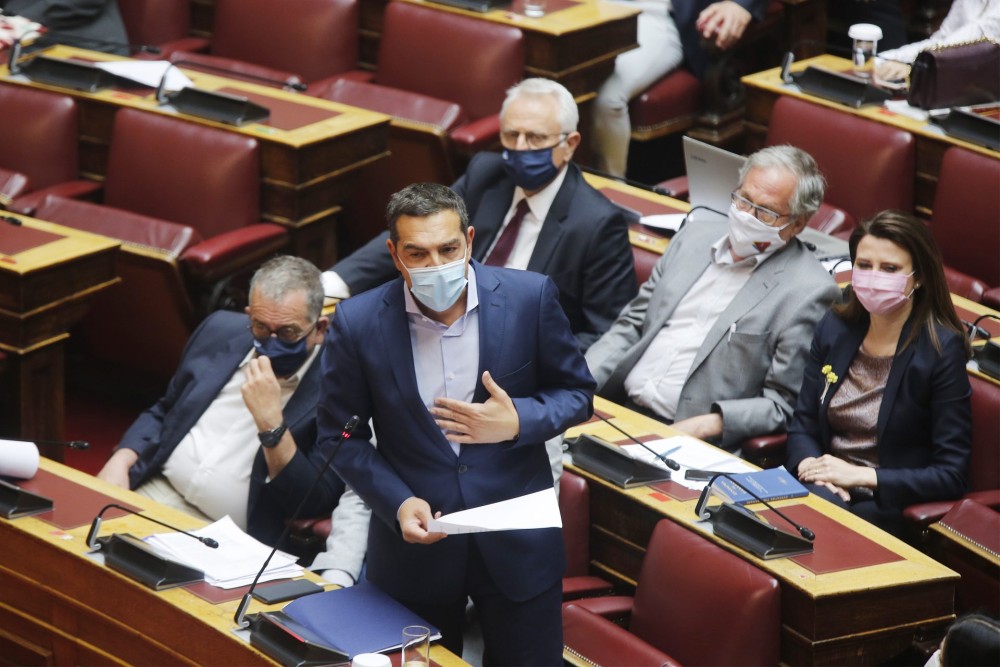 Έβγαλε τη μάσκα του ο Τσίπρας: Θέλει να μετατρέψει τη Βουλή σε υγειονομική βόμβα