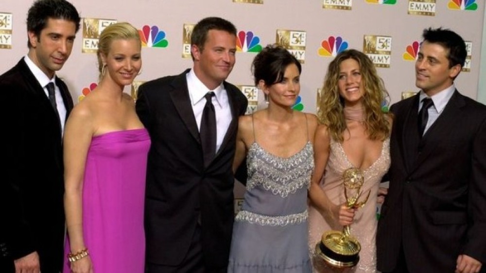 27/5 κάνουν πρεμιέρα “Τα φιλαράκια” στην πολυαναμενόμενη επανένωσή τους