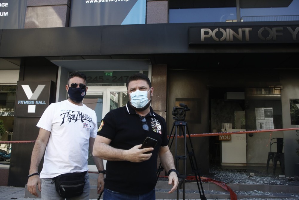 Εμπρηστικές επιθέσεις σε 2 επιχειρήσεις της συζύγου του Νίκου Χαρδαλιά