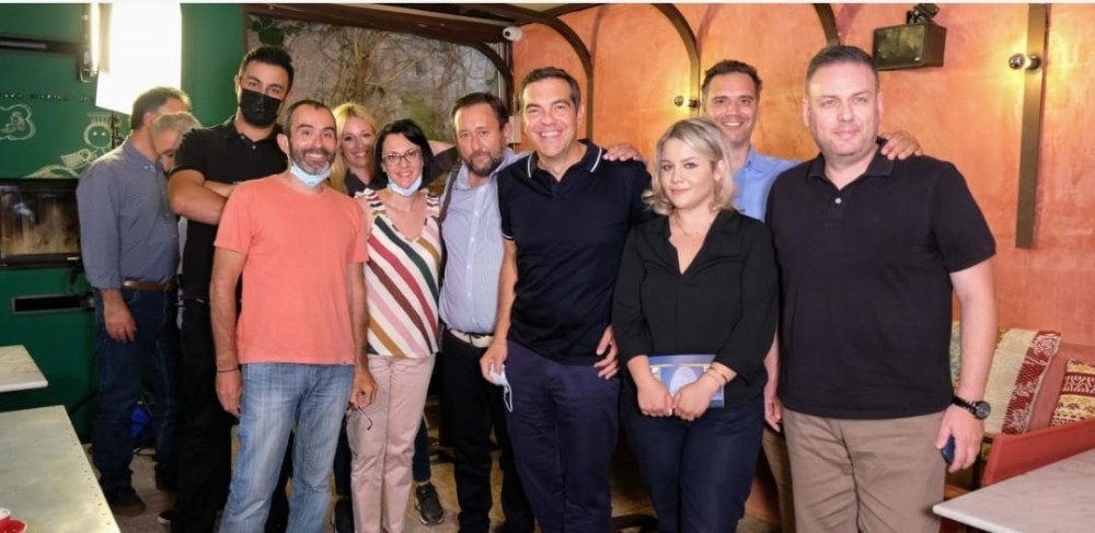Όλα τα σφάζει όλα τα μαχαιρώνει ο Τσίπρας – Και για κορωνοϊό ούτε που άκουσε&#33; (vid)