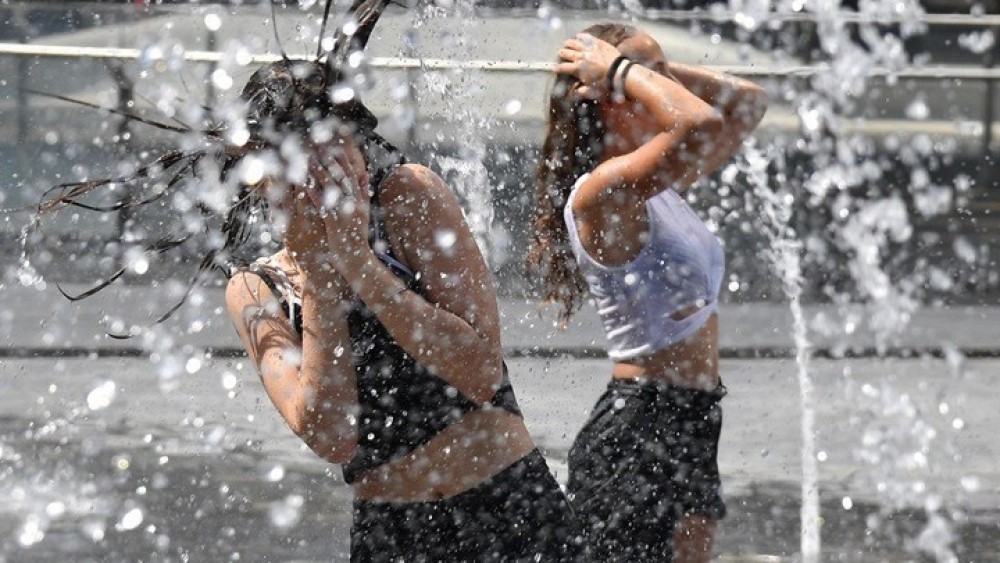 Καιρός: Ζέστη και την Πέμπτη-Πού θα βρέξει