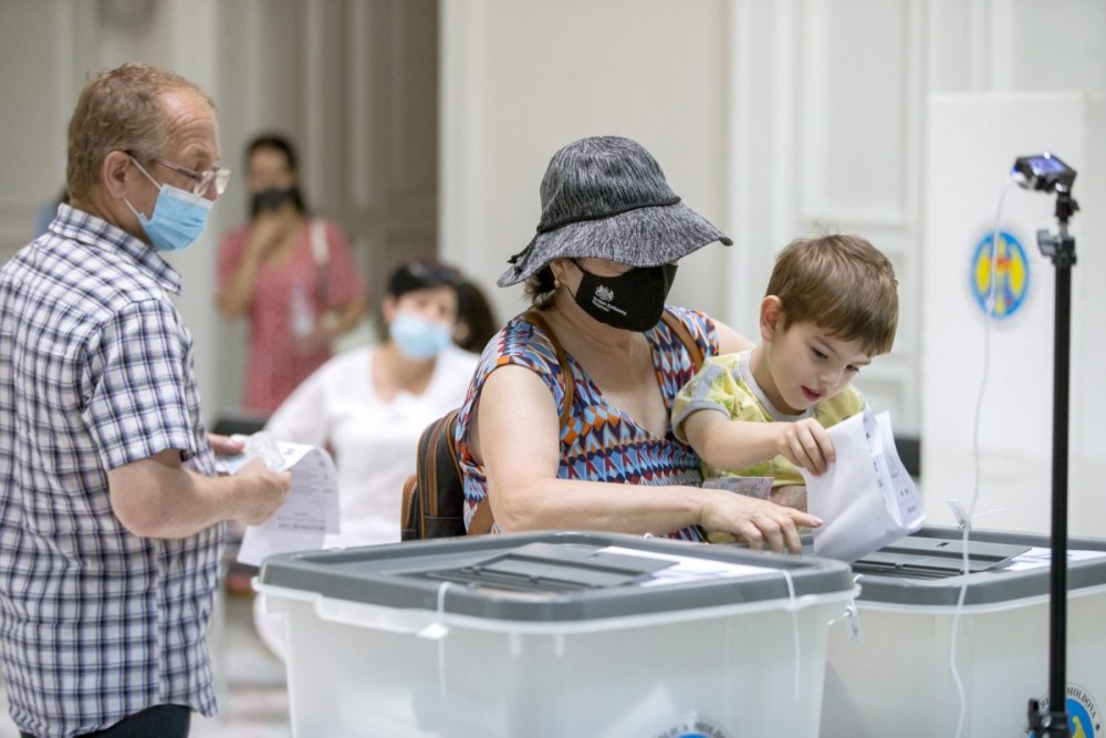 Μολδαβία: Οι φιλοευρωπαίοι προηγούνται, σύμφωνα με τα μερικά αποτελέσματα