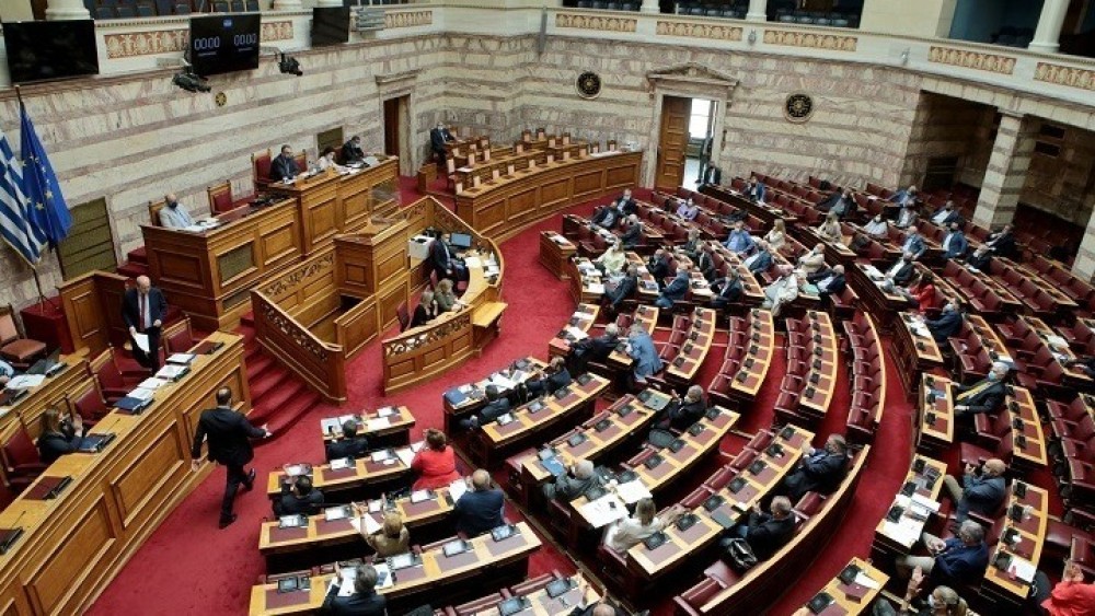 Νομοσχέδιο για ζώα συντροφιάς: Ψηφίστηκε επί της αρχής – Οι απόψεις των φορέων