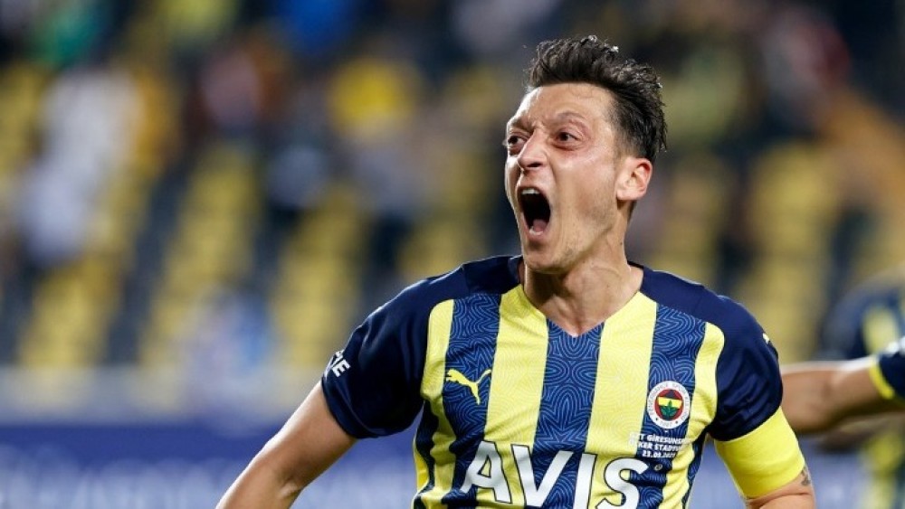 Νίκη 2-1 για την Φενερμπαχτσέ