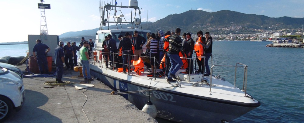 Τραγωδία στους Παξούς: Συνεχίζονται οι έρευνες για ανθρώπους στη θάλασσα