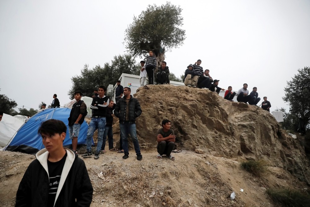 Σύσκεψη για το μεταναστευτικό ενώ οι ροές συνεχίζονται