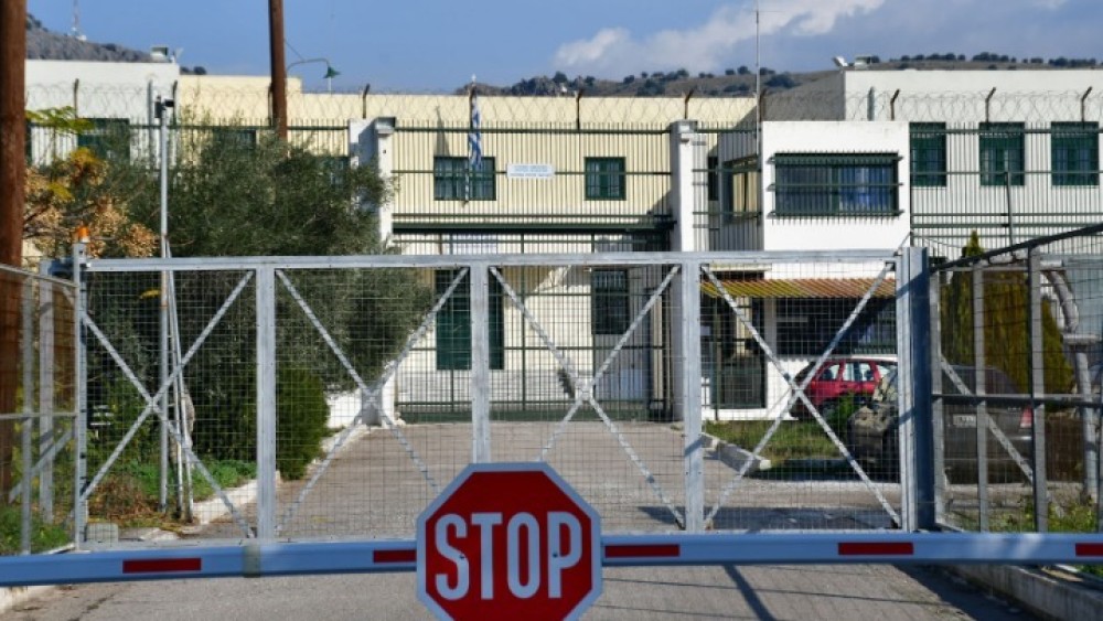 Στη φυλακή ο «τοξοβόλος» και οι δύο γυναίκες