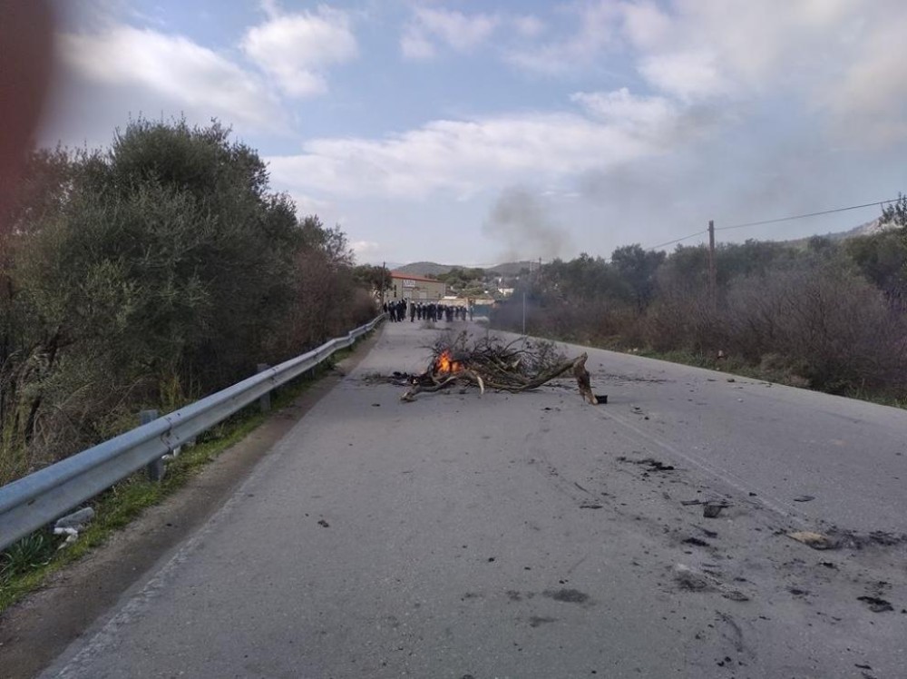 Εξέγερση στη Μόρια: Με δακρυγόνα σταμάτησε η αστυνομία τους μετανάστες