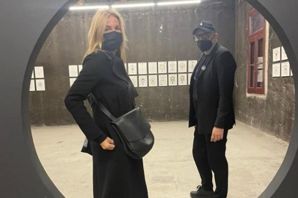 Η Μαρέβα Μητσοτάκη στην 7η Biennale της Αθήνας