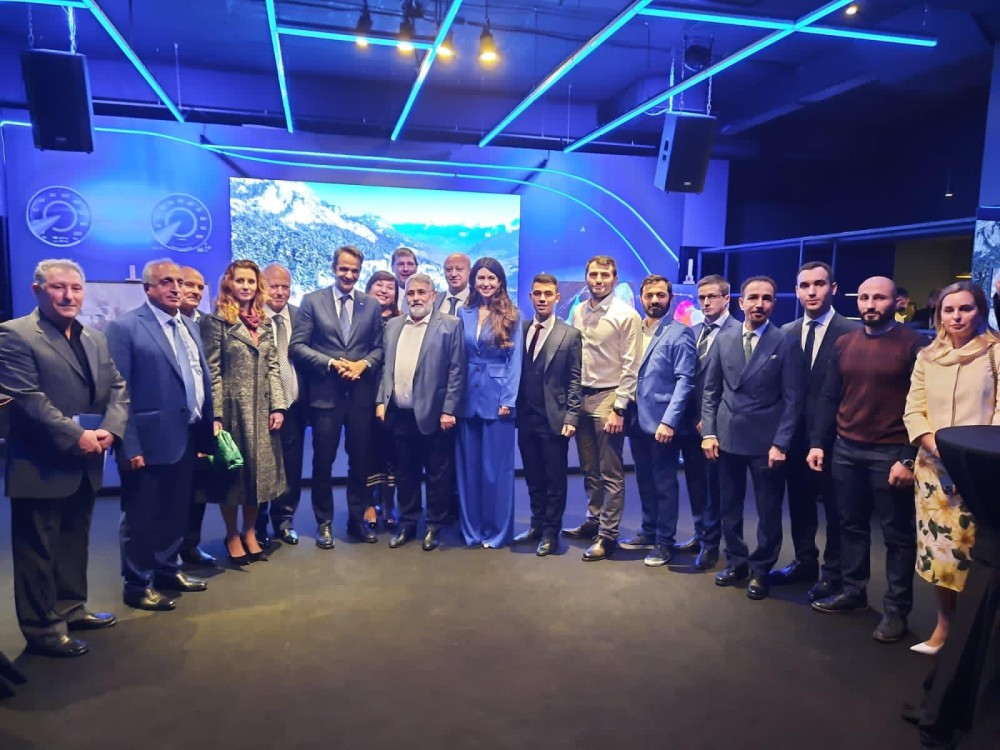 Ένα σπάνιο ρολόι για τον Έλληνα Πρωθυπουργό από τους ομογενείς της Ρωσίας