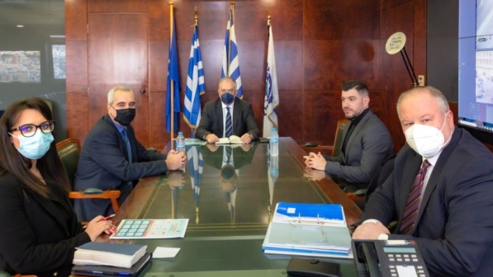 Θεοδωρικάκος: Προκλητικά απάνθρωπη η συμπεριφορά όσων κλείνουν τις ράμπες αναπήρων