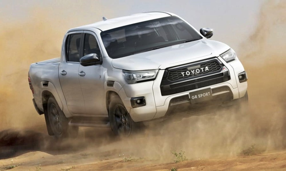 Το νέο Toyota Hilux GR Sport υπόσχεται επιδόσεις και απόδοση