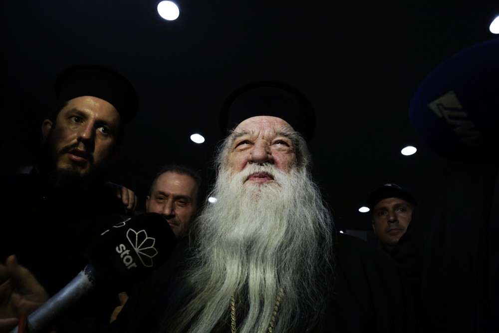 Οχετός μίσους και μισανθρωπισμού από τον Αμβρόσιο