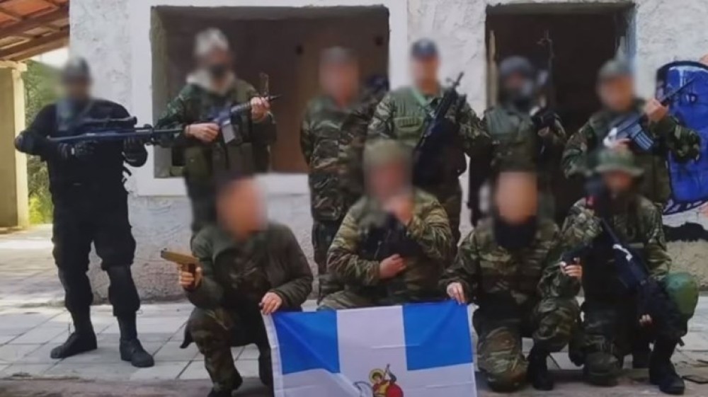 Αρνητές απειλούν με εκτελέσεις: Οι ιερές δηλώσεις και ο βαρύς οπλισμός