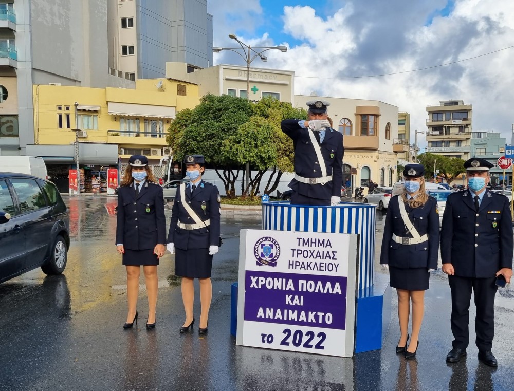 Η βαρέλα με τον τροχονόμο: Τιμήθηκε το έθιμο στο Ηράκλειο