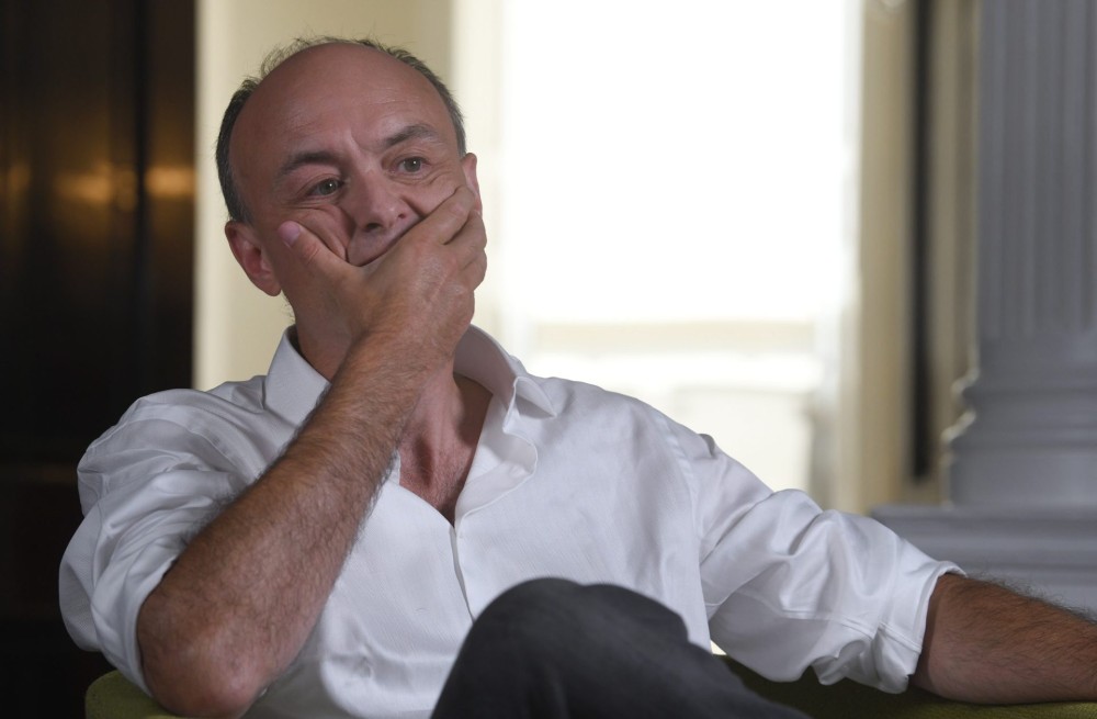 «Είπε ψέματα»: Ο Ντόμινικ Κάμινγκς εκθέτει τον Τζόνσον