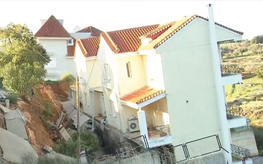 Καθίζηση τριών σπιτιών στην περιοχή του νέου Βουτζά προκάλεσαν οι τελευταίες βροχές