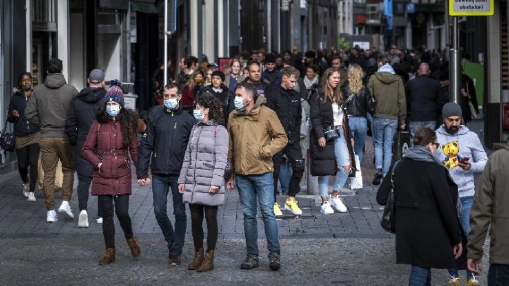 Ένα εκατ. νοσηλείες λιγότερες εάν όλοι οι εμβολιασμένοι στην ΕΕ έκαναν ενισχυτική δόση