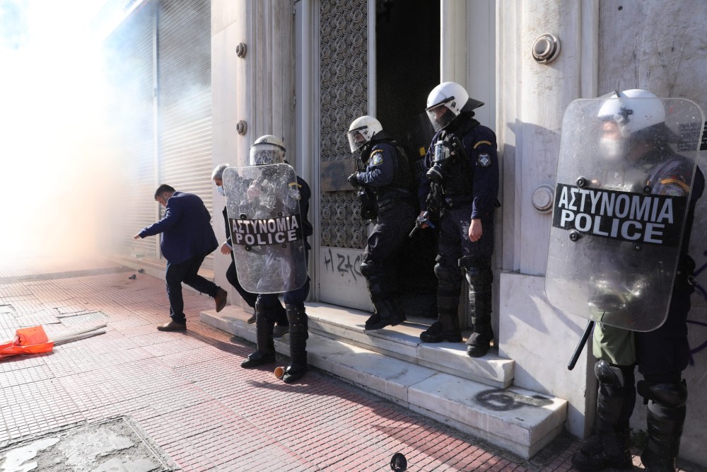 Τραυματίας αστυνομικός σε επεισόδια &#8211; Τι αναφέρει η ΕΛΑΣ